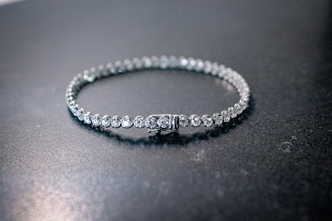 Illusion-Set Round Brilliant Cut Lab Grown Diamond Tennis Bracelet