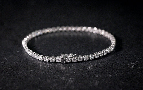 Illusion-Set Round Brilliant Cut Natural Diamond Tennis Bracelet