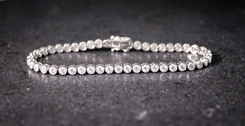 Bezel-Set Round Brilliant Cut Lab Grown Diamond Tennis Bracelet
