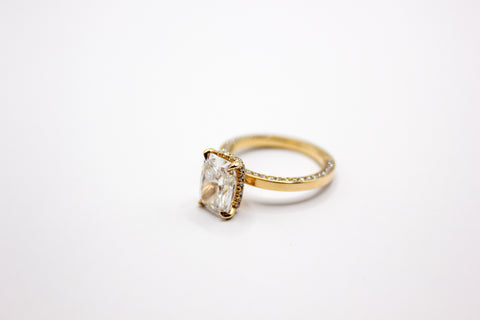 Mia – Cushion Cut Diamond Halo Engagement Ring