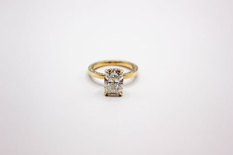 Mia – Cushion Cut Diamond Halo Engagement Ring